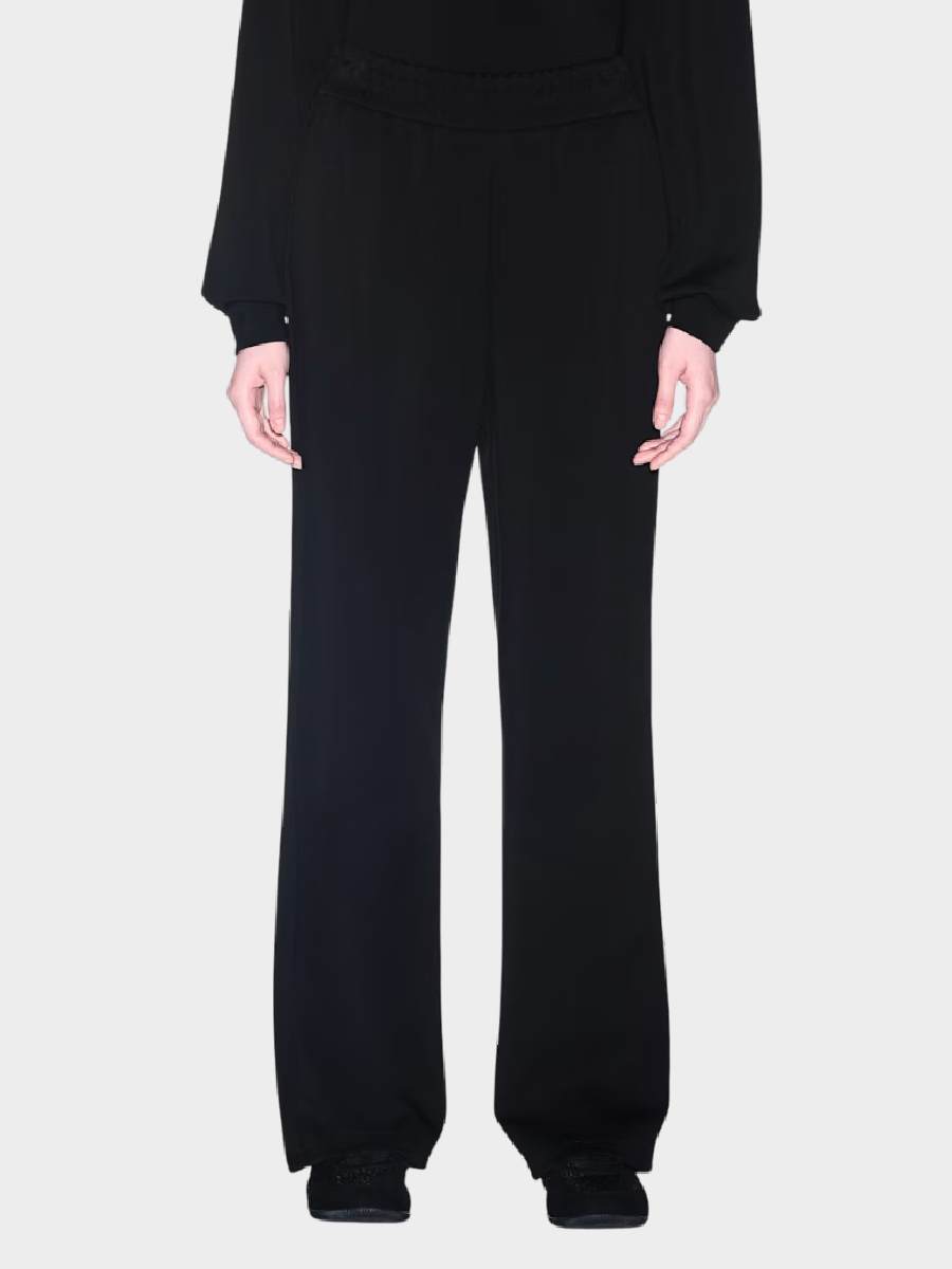 Armani Exchange ženske pantalone crne ar02854 16111 uc001 - ženske crne široke pantalone na modelu